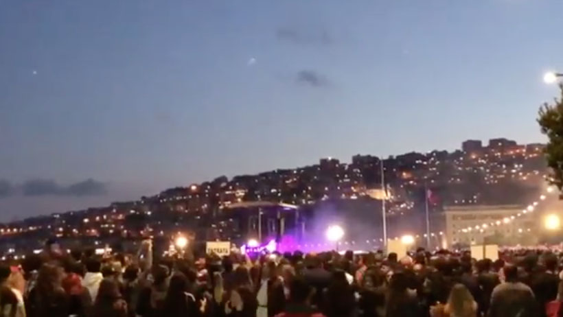Napoli: 4 feriti, perché caduti sugli scogli, al concerto di Liberato e numerose multe. IL VIDEO