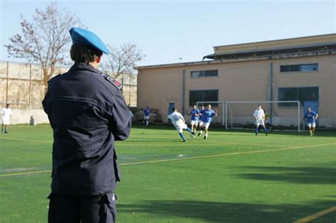Napoli, i detenuti vincono il torneo ‘calcio all’indifferenza’ a Secondigliano