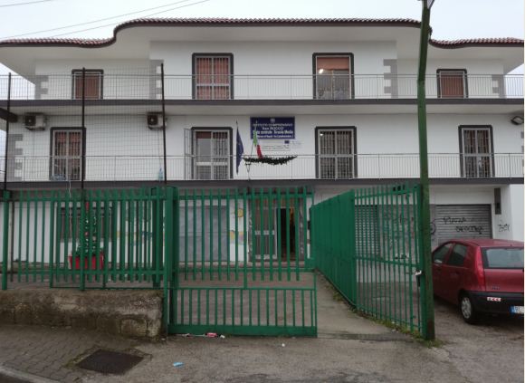 Marano, banditi falliscono il colpo e fuggono attraverso l’asilo: paura per i bimbi