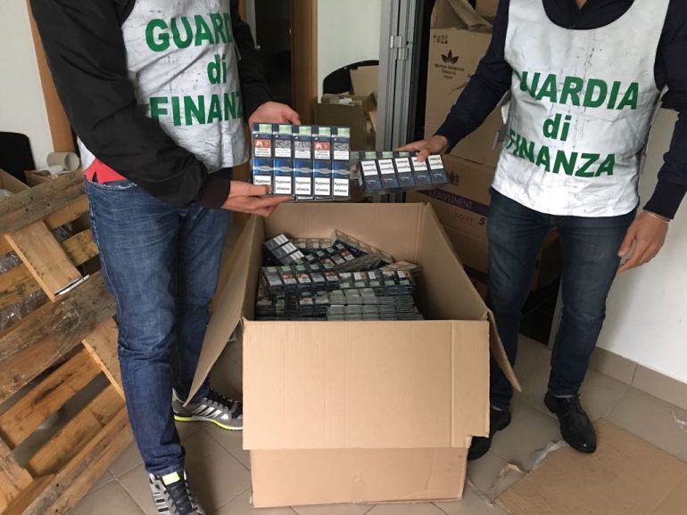 Pollena Trocchia, deposito con una tonnellata e mezza di ‘bionde’: 4 arresti