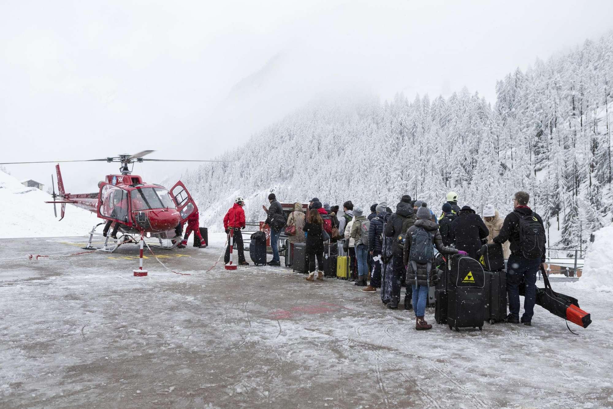 Tragedia della neve in Svizzera, 5 alpinisti perdono la vita: 4 sono italiani