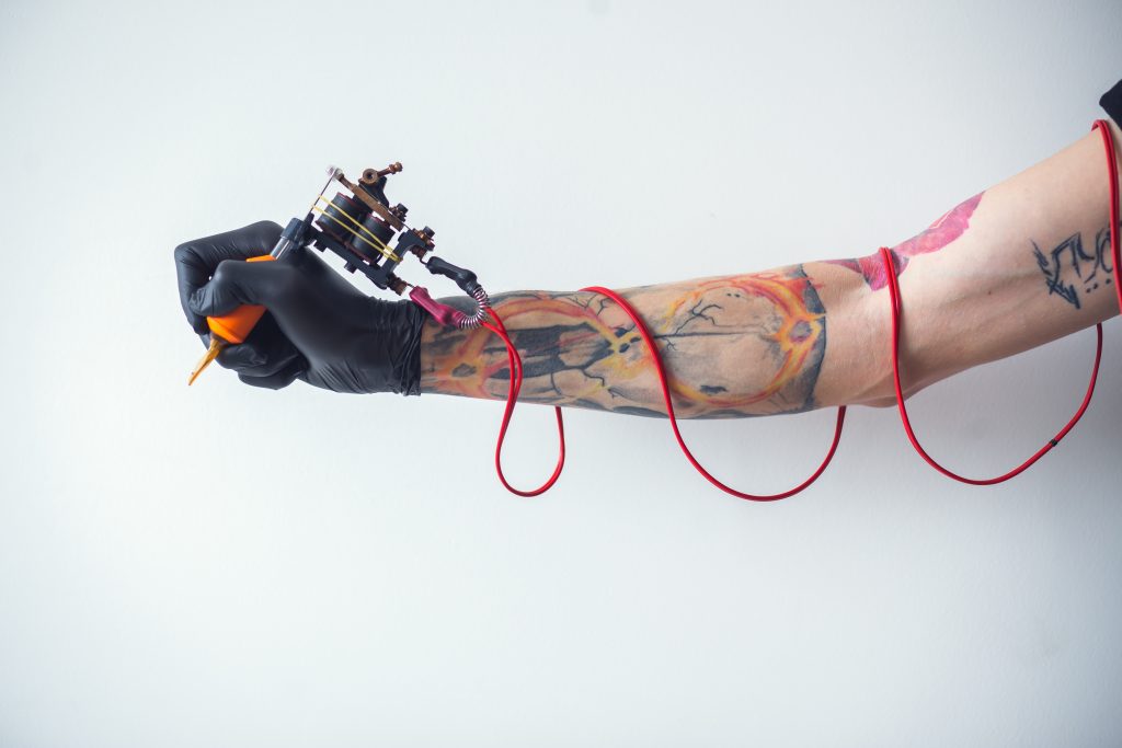 Napoli. Un workshop gratuito per diventare tatuatore professionista