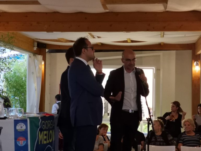 Castellammare. La Meloni snobba Cimmino e parla dell’unico problema che non c’è: l’immigrazione clandestina (VIDEO)