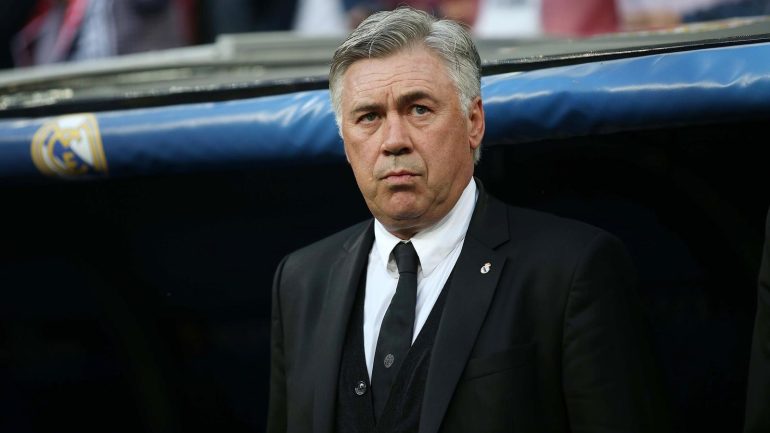 Ancelotti sceglie un Napoli a trazione anteriore con tre punte.Le  formazioni ufficiali