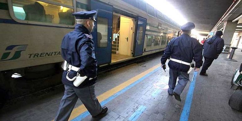 Napoli, truffatore ricercato da dicembre: arrestato dalla Polfer in treno