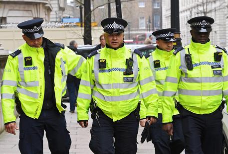 Quindicenne ucciso a coltellate a Londra, arrestati 3 adolescenti