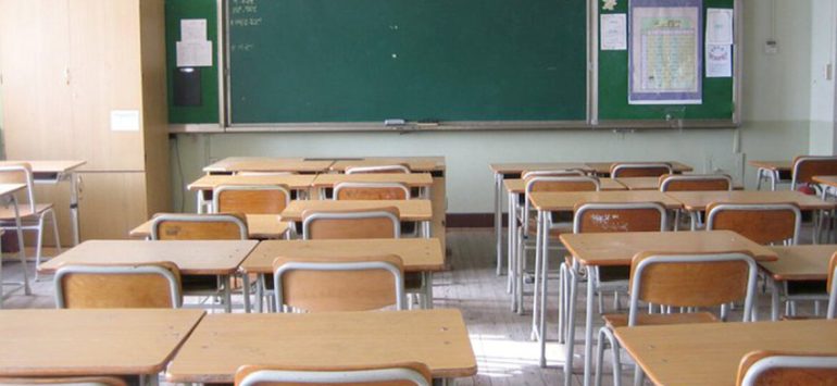 Porta a casa computer e smartphone della scuola: giudice sospende un dirigente salernitano
