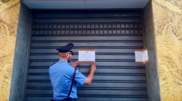 somministra alcolici a un minore