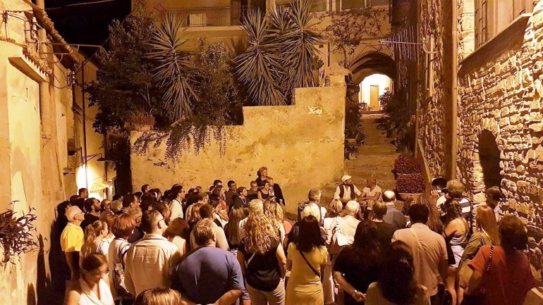 Castellabate. Al via le passeggiate teatralizzate nel centro storico