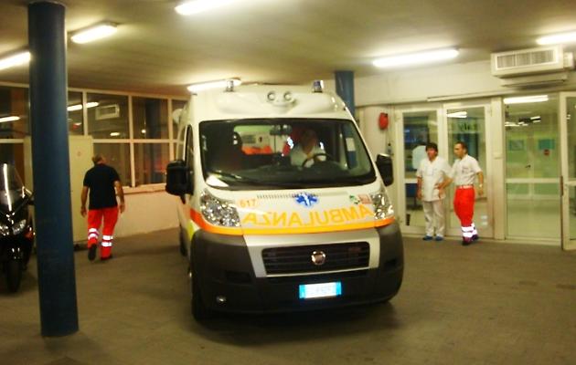 Napoli, bimba nasce in ambulanza con l’aiuto degli abitanti del Vomero