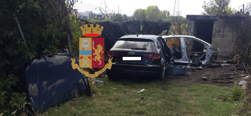 La Polizia Stradale scopre un traffico di auto e pezzi di ricambio rubati tra Salerno e la Piana del Sele