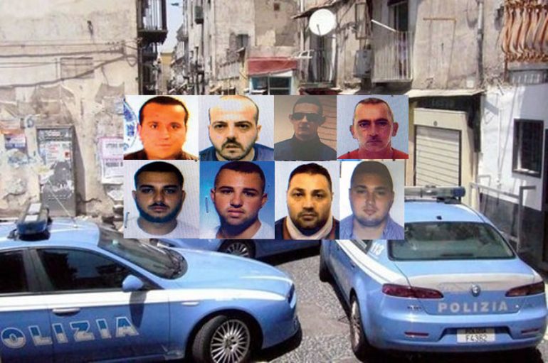 Assaltarono il negozio del nipote del boss Rinaldi: il Riesame conferma il carcere per i 17 del clan Mazzarella