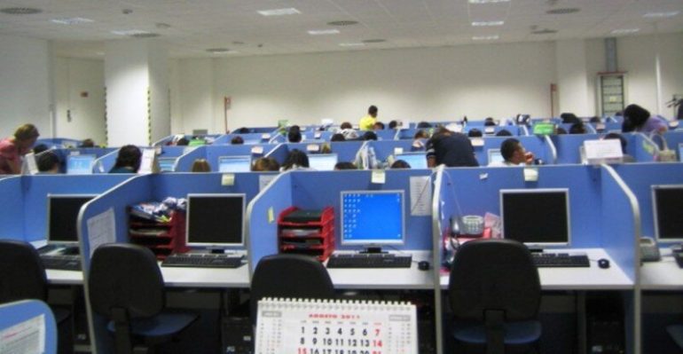 Gestori telefonici diffidati a pagare dalla FCI. Obbligo di rimborsare i consumatori entro 15 giorni