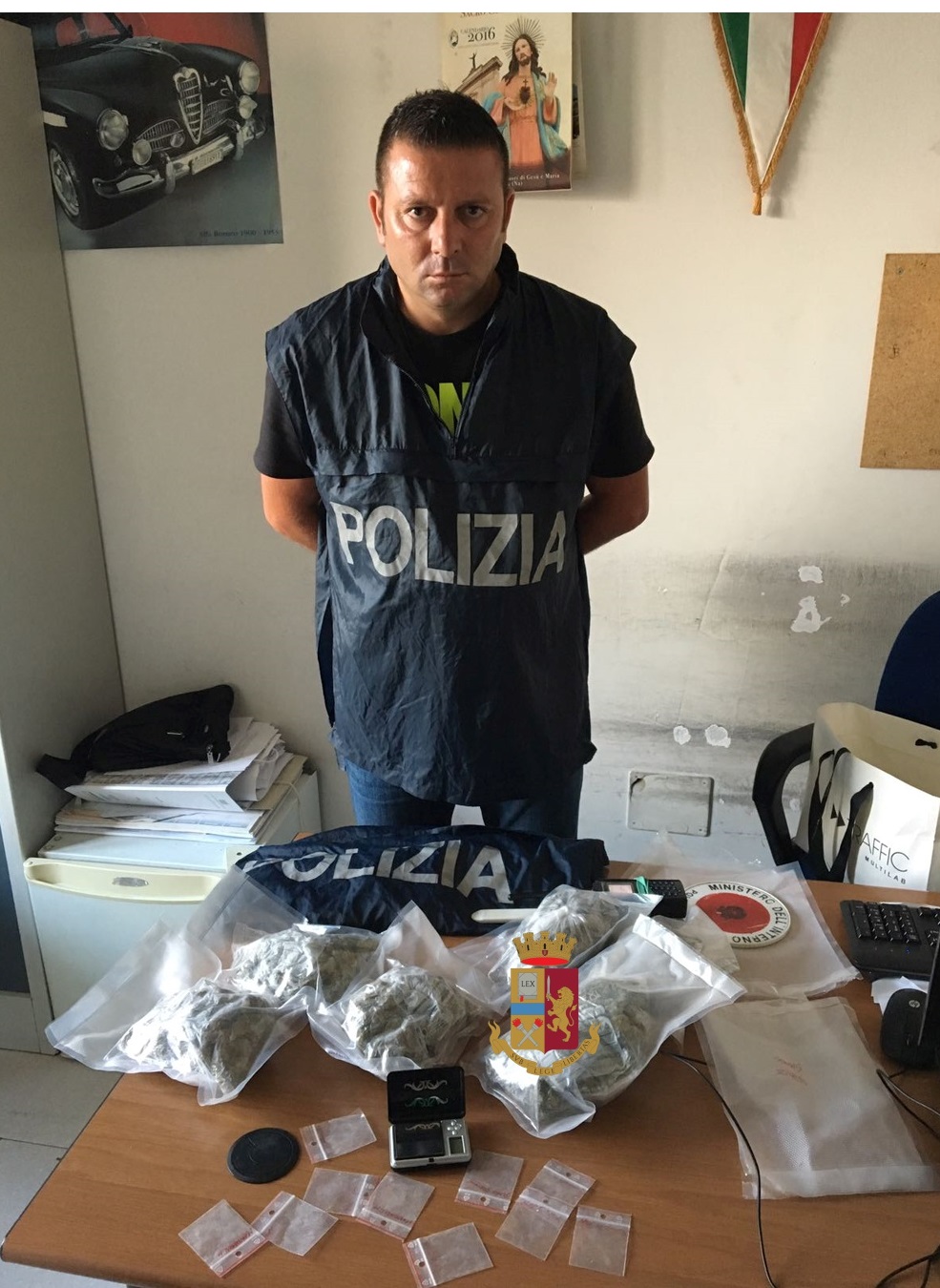 Napoli, custodiva 700 grammi di marijuana: arrestato 49enne della Sanità