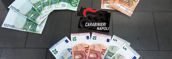 Napoli, soldi falsi nascosti sul tetto di un palazzo a Soccavo