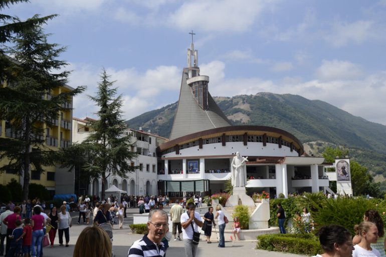 A Caposelela prima Festa di San Gerardo: migliaia di pellegrini a Materdomini per celebrare il Santo