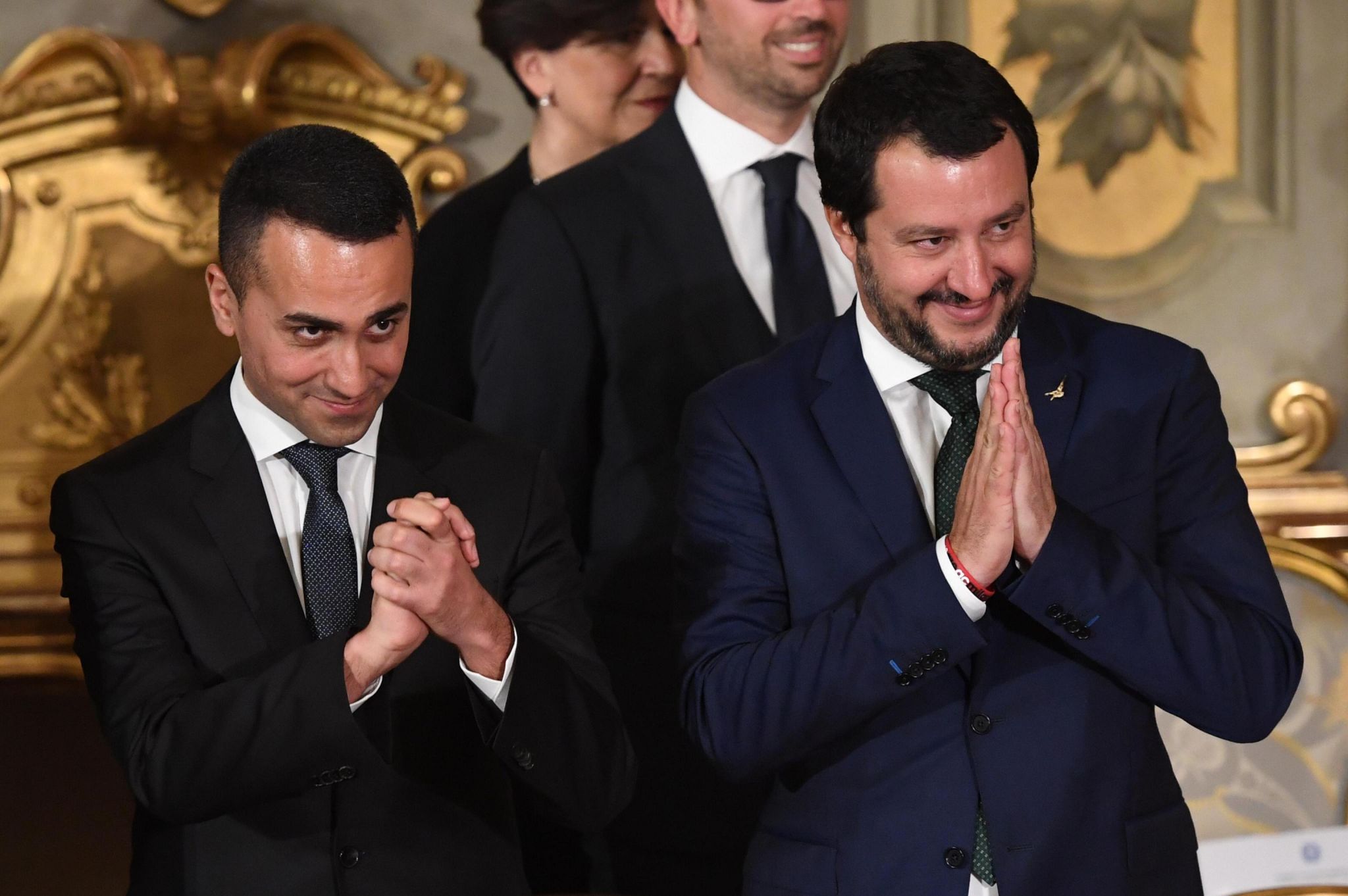 Di Maio: ‘Salvini resti al suo posto ma non attacchiamo i pm’