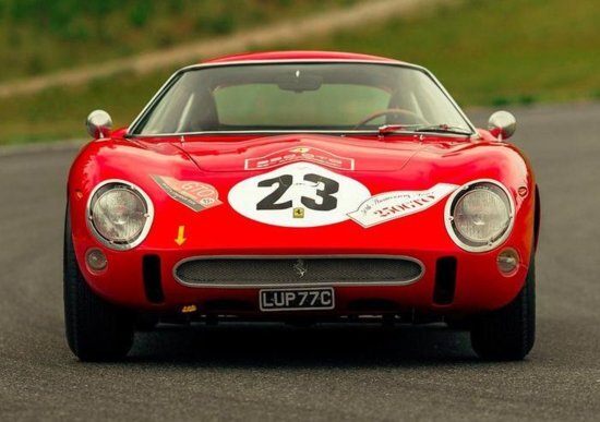 Asta record per la Ferrari 250 Gto appartenuta a Ferlaino: acquistata per 48 milioni di dollari