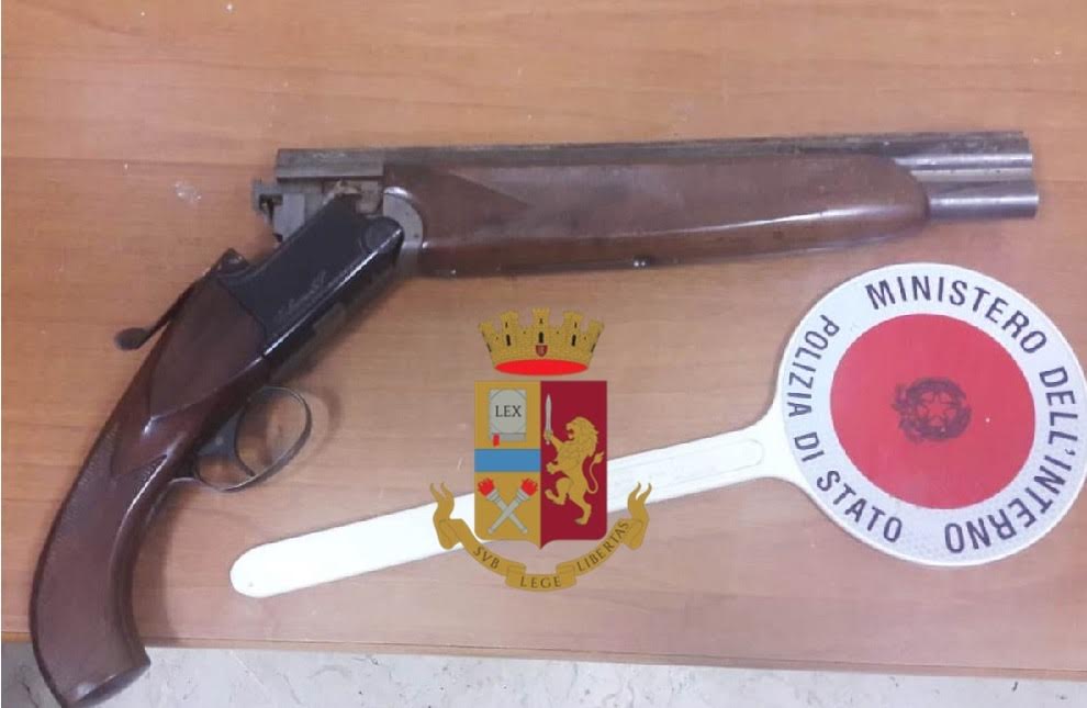 Napoli, fucile a canne mozze trovato nella zone delle Case Nuove