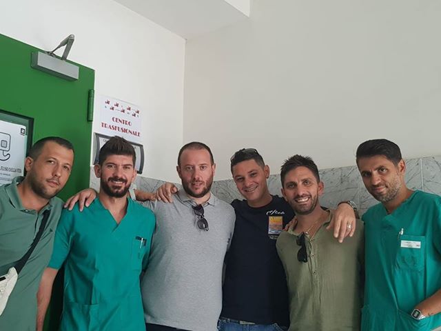 Napoli, al Pascale gli infermieri e sindacalisti in prima fila a donare il sangue per combattere l’emergenza