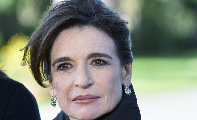 Lina Sastri Brilla come Ospite d’Onore ad Agorà San Sebastiano al Vesuvio
