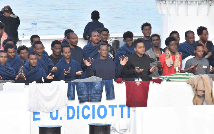 Caso Diciotti: la Procura invia al Senato la richiesta di procedere e atti su Salvini. Il vice premier: ‘Sui migranti non mollo’