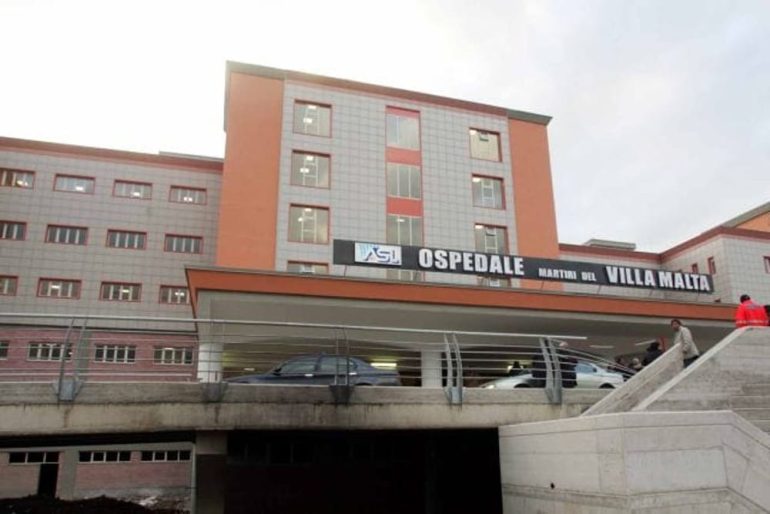 Sarno, investono 33enne con l’auto e scappano: denunciati 2 giovani