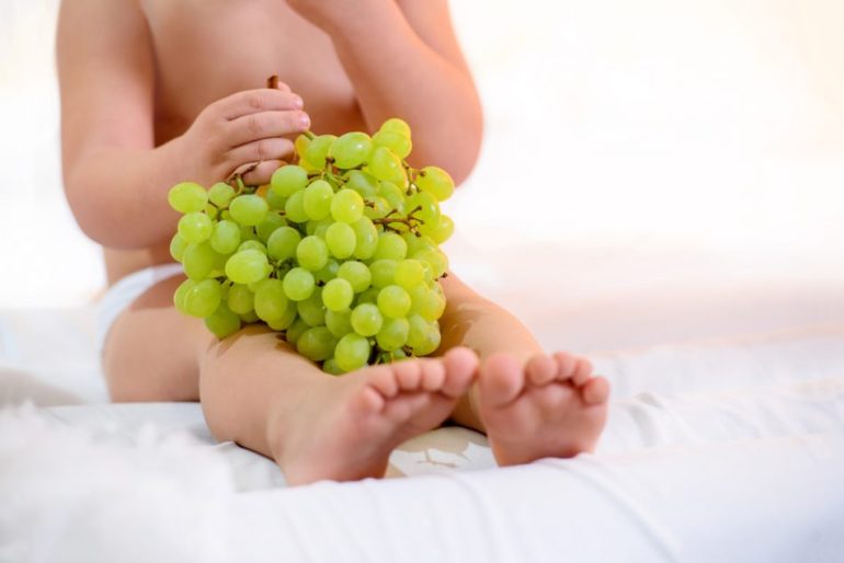 Bimbo di 2 anni muore soffocato da un chicco d’uva