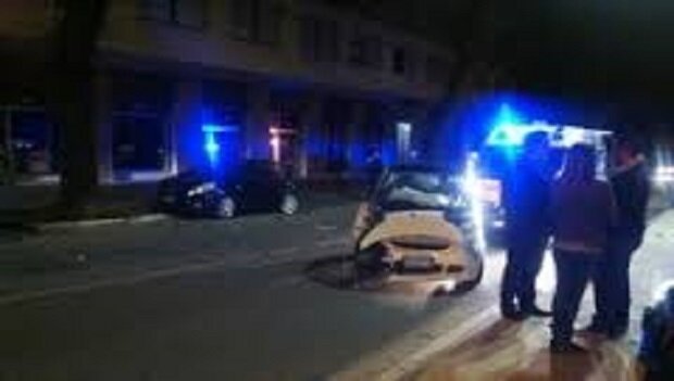 Si schianta con lo scooter contro un’auto: muore 35enne di san Cipriano d’Aversa