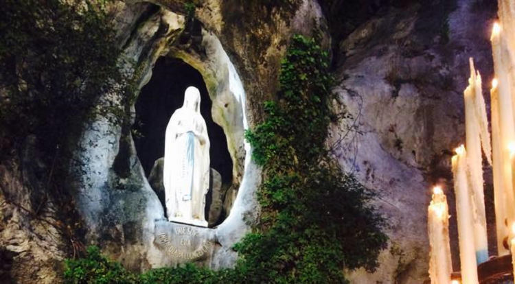 Liberi gli ostaggi a Lourdes, bloccato il sequestratore, ferita una donna