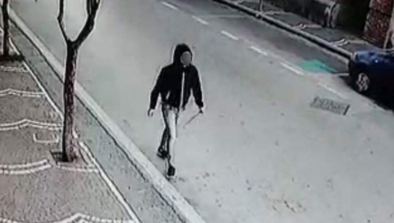 Castellammare, va ai domiciliari il giovane aggressore degli anziani