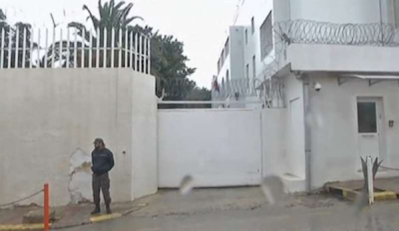 Colpo di mortaio vicino all’ambasciata italiana in Libia