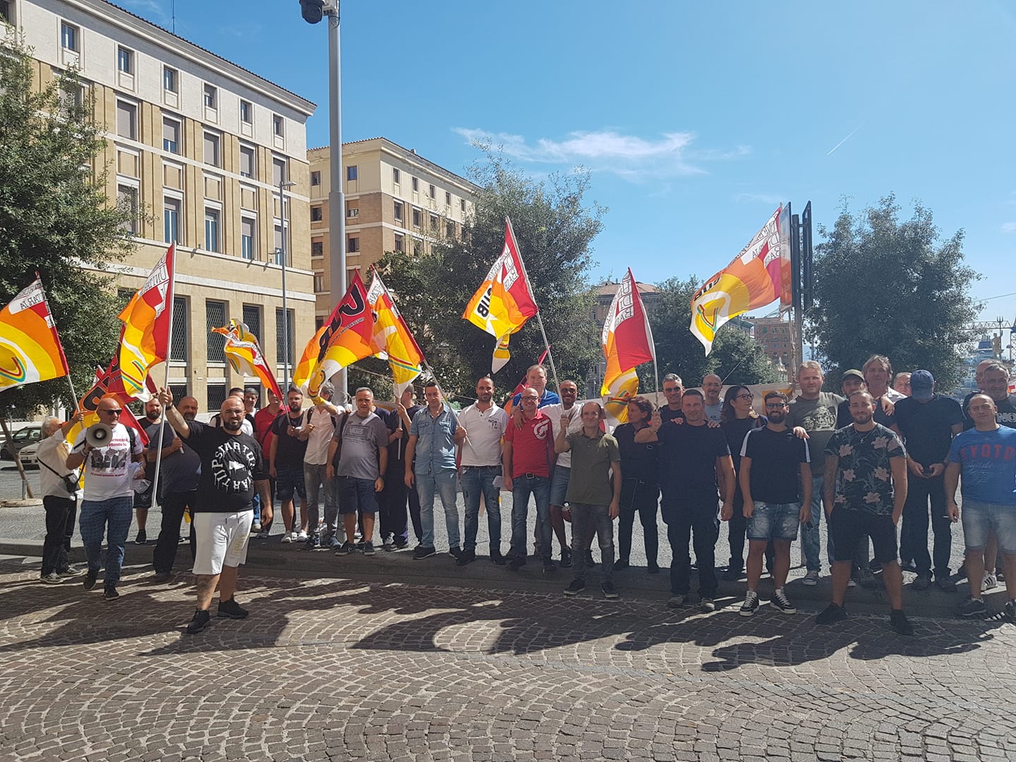 Napoli, Anm: presidio dei lavoratori dell’appalto di pulizia della società Samir