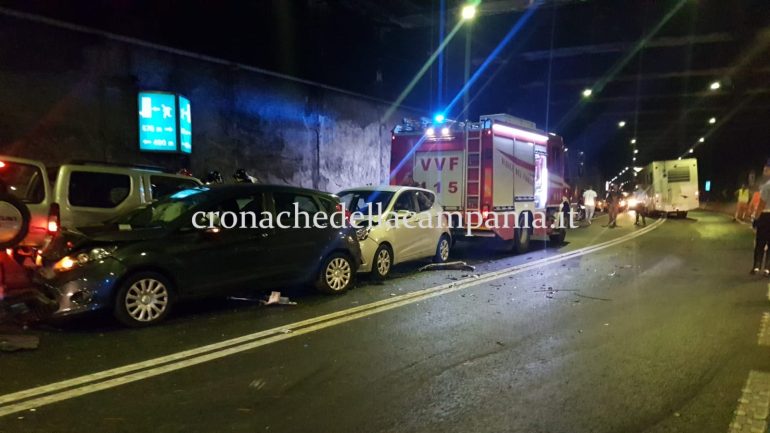 Statale Sorrentina, incidente nella galleria di Varano: coinvolte tre auto e un camper