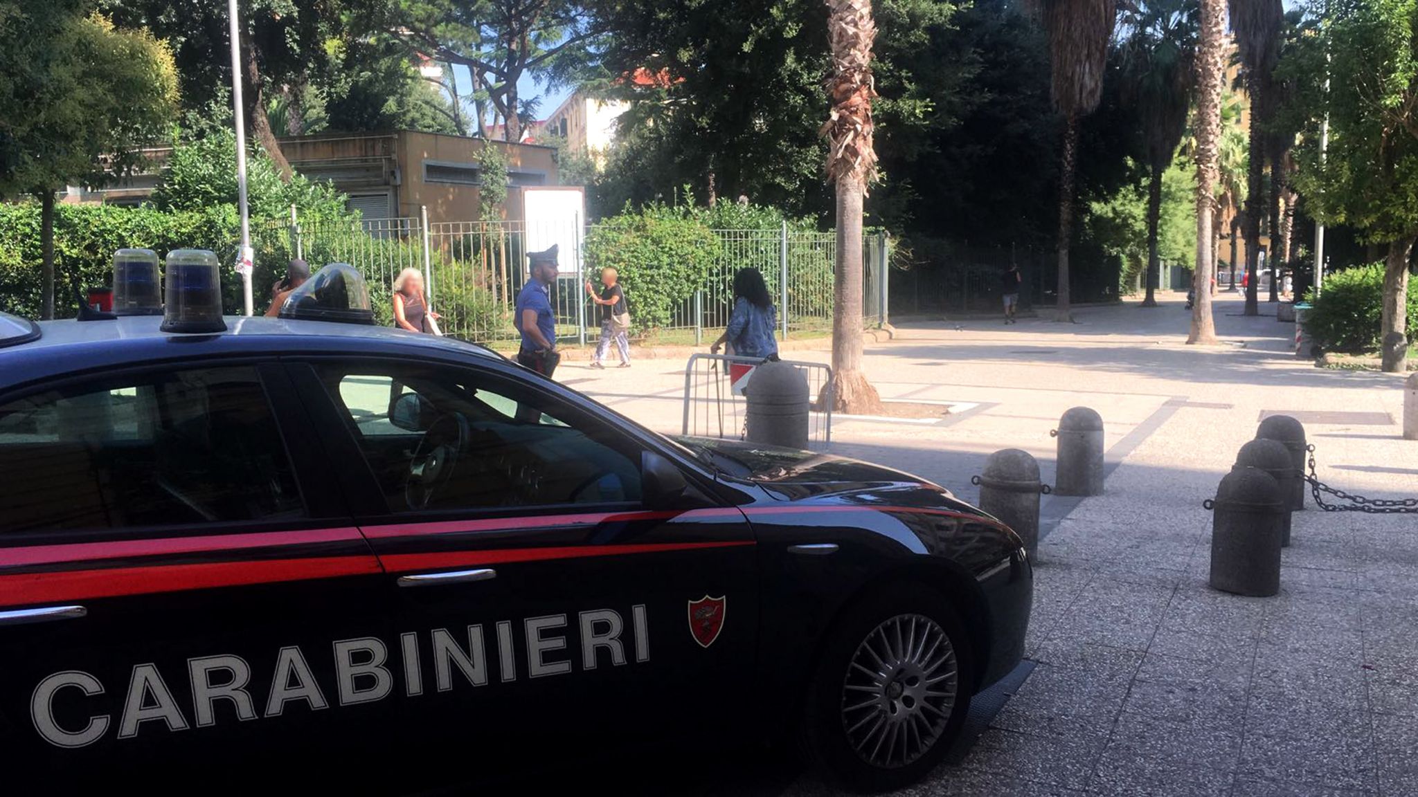 Napoli, ‘Tre euro o ti faccio sparire l’auto’: arrestato al Vomero parcheggiatore abusivo