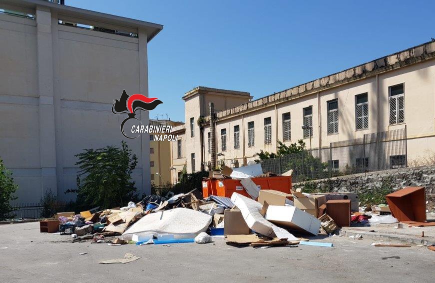 Torre del Greco, “EcoPunti”: rifiuti depositati in maniera incontrollata segnalati dai carabinieri