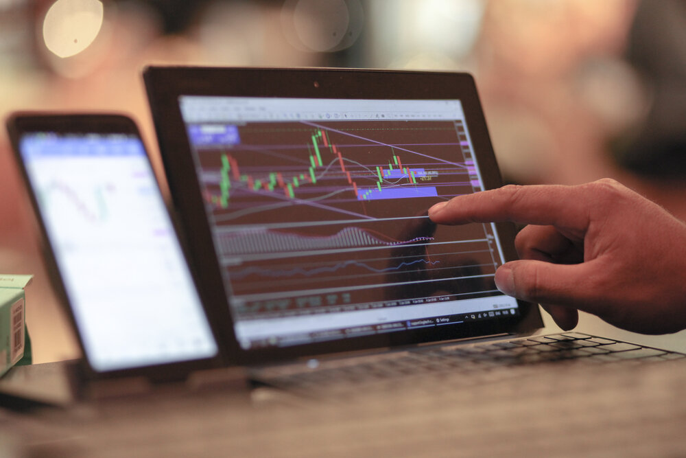 Come si diventa Trader, l’operatore finanziario del web