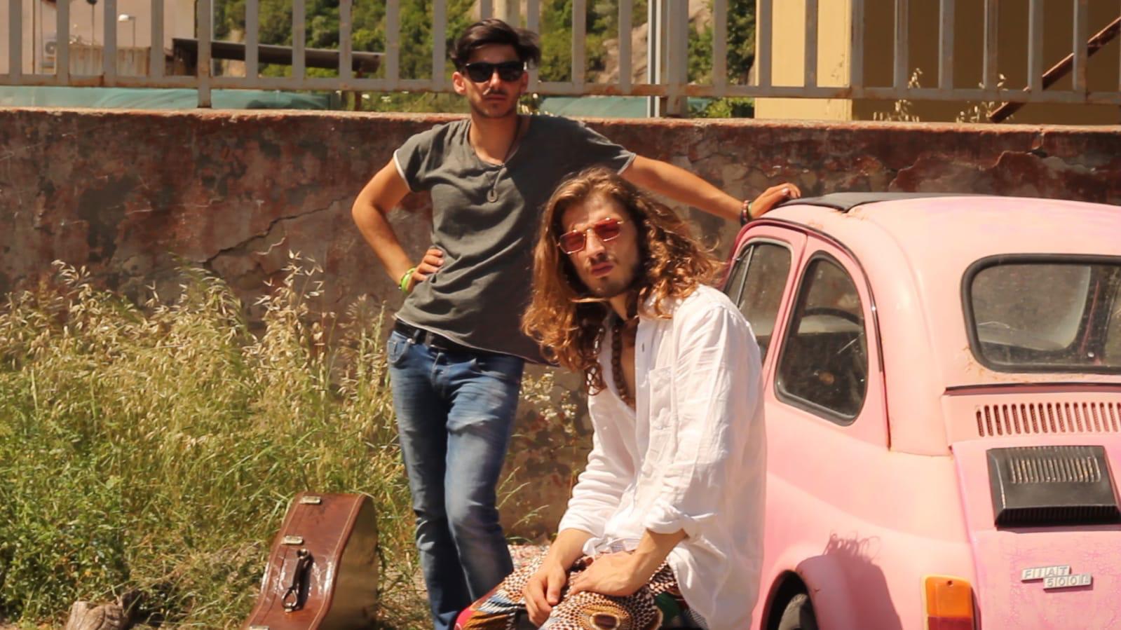 ‘Italiano’, il nuovo brano e videoclip dei pontini Devio & Brivido