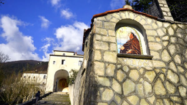 Rubata la statua della Madonna nel Casertano