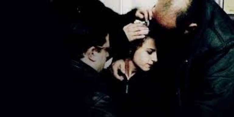 ‘Di fronte al crocifisso la 13enne si trasformava e parlava latino’, le rivelazioni choc in aula