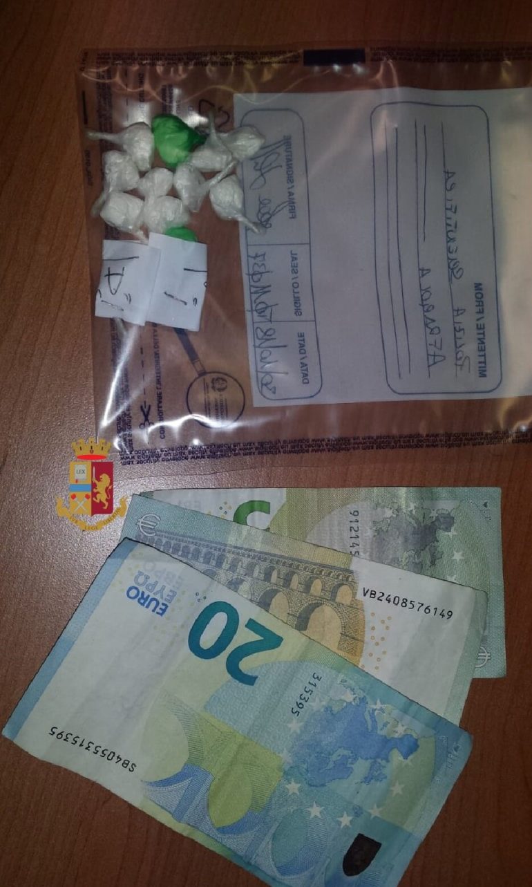 Caivano, preso il giovane pusher di piazza Cesare Battisti