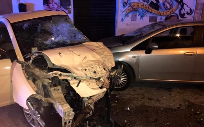 Santa Maria Capua Vetere, si schianta con l’auto: muore giovane di 20 anni, feriti i due amici. LE FOTO