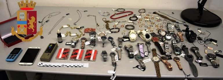 Oro e diamanti rubati: arrestati i due ricettatori bosniaci a Giugliano