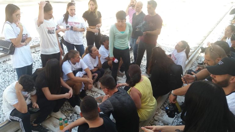 Napoletani scomparsi in Messico:  le forze dell’ordine prelevano di peso gli occupanti la Stazione Centrale IL VIDEO