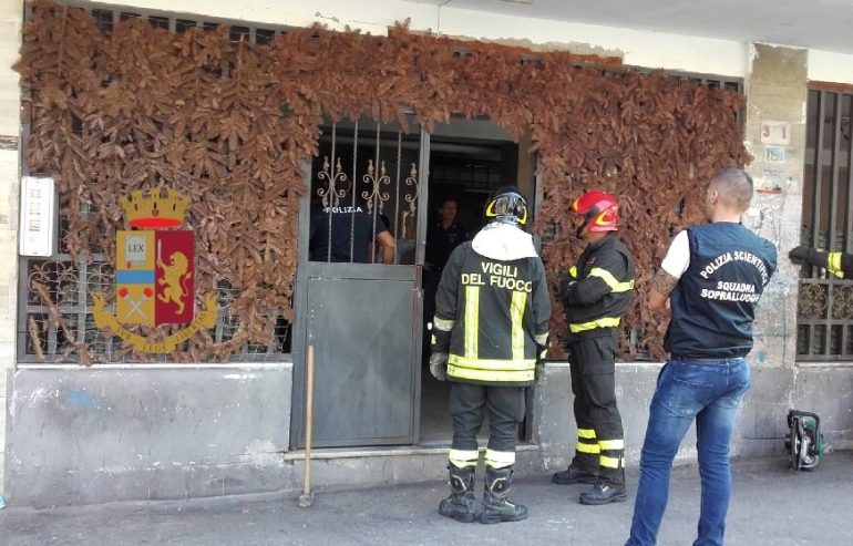 Napoli, maxi blitz al rione Traiano: smantellati i ‘fortini’ dello spaccio. IL VIDEO