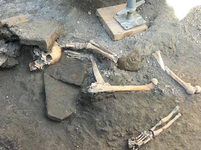 Pompei. Trovati scheletri di almeno sei persone nella Regio V