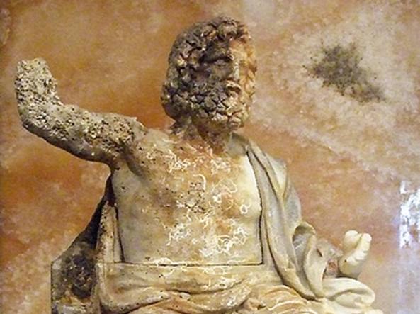 ‘Zeus in trono’ torna a Baia. La statua del dio greco ritorna a casa con una mostra allestita per l’occasione