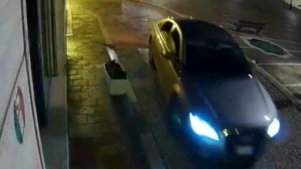 Tentarono di investire i poliziotti: la banda dell’Audi resta in cella