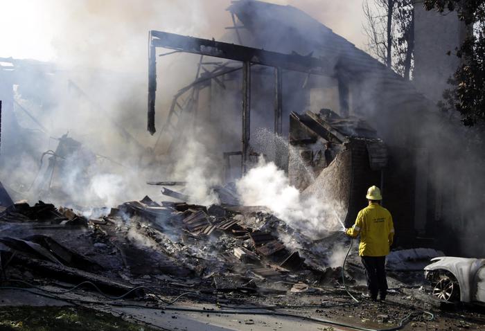 Incendi in California, bilancio drammatico: 25 morti e 110 dispersi