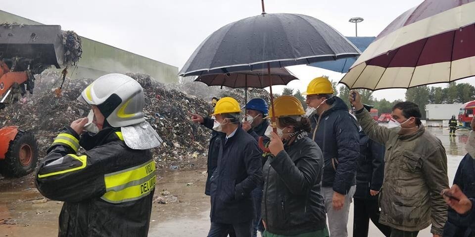 Rifiuti in Campania, 15 impianti di compostaggio nel piano che il ministro Costa presenterà all’Europa